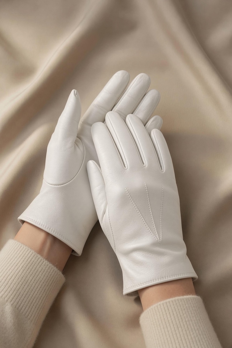 Leather Gloves, Classic Design For Ladies In Multiple Colors And Sizes